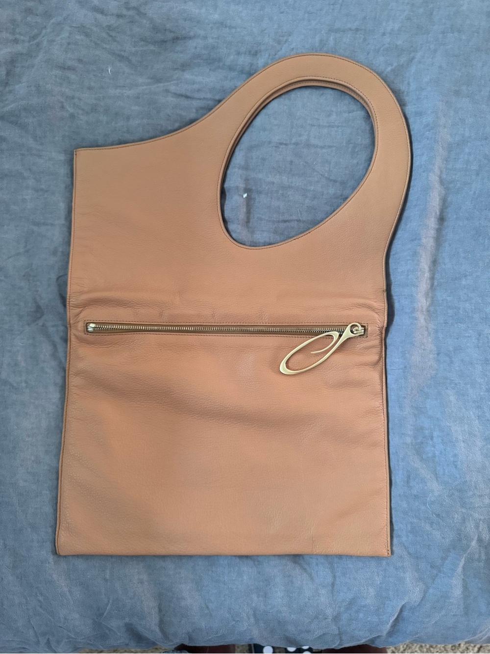 UVO Luxury Accessories Tan Leather Sculptural Shoulder Bag with Cutout Handle